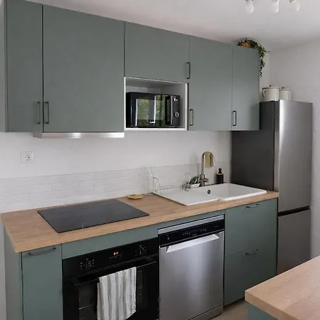Myosotis 4 Bedrooms, Garden Air Conditioning * 히에레